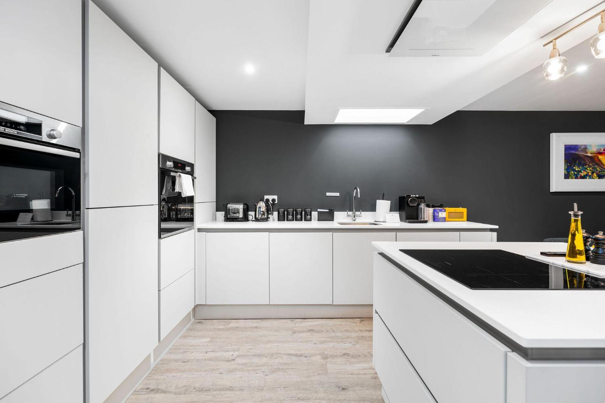 Righ Properties - Luxury West End Artisan Apartment Эдинбург Экстерьер фото